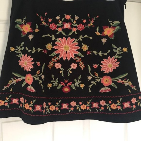 Blu Pepper Dresses & Skirts - 🎉🎉 Host Pick🥳 Blu Pepper - embroidered mini skirt Sz Lg 🎈SALE🎈